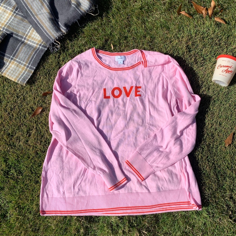 pink sweater
